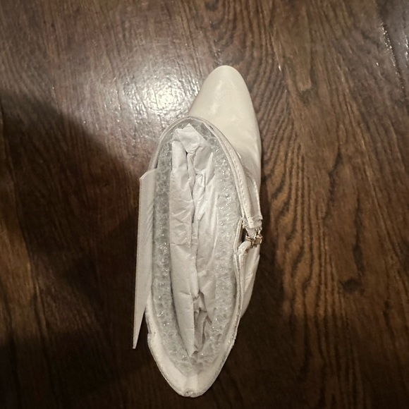 NWT Vince Camuto Leather Epandra Ankle Boot- Coconut Cream - Size 7 - Picture 11 of 11